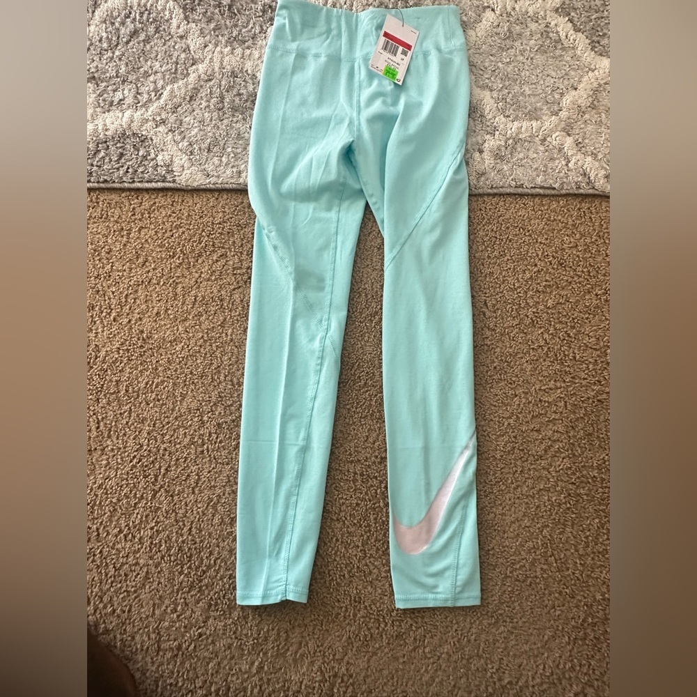 Nike Swoosh Run tight fit leggings - girls size L